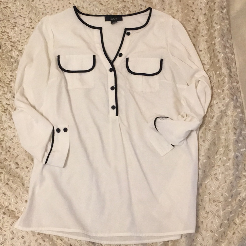Black and white tunic blouse